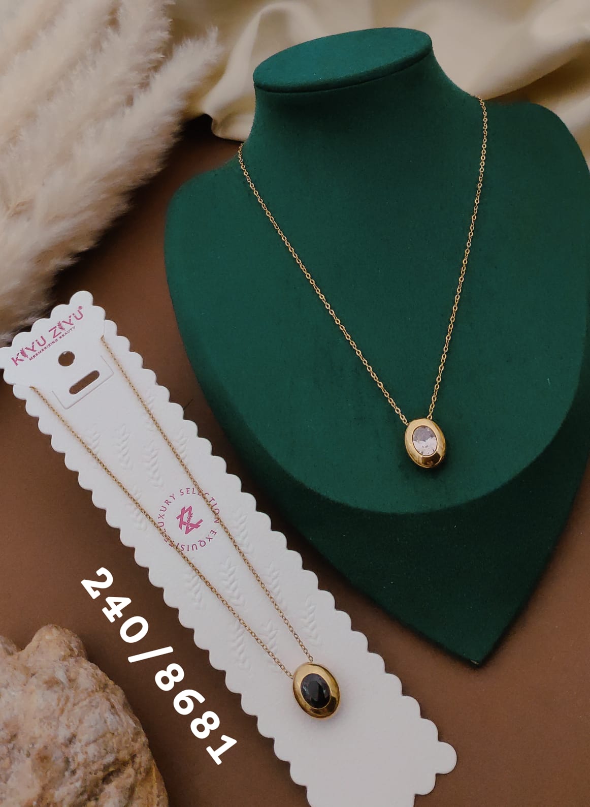 Luna Oval Necklace