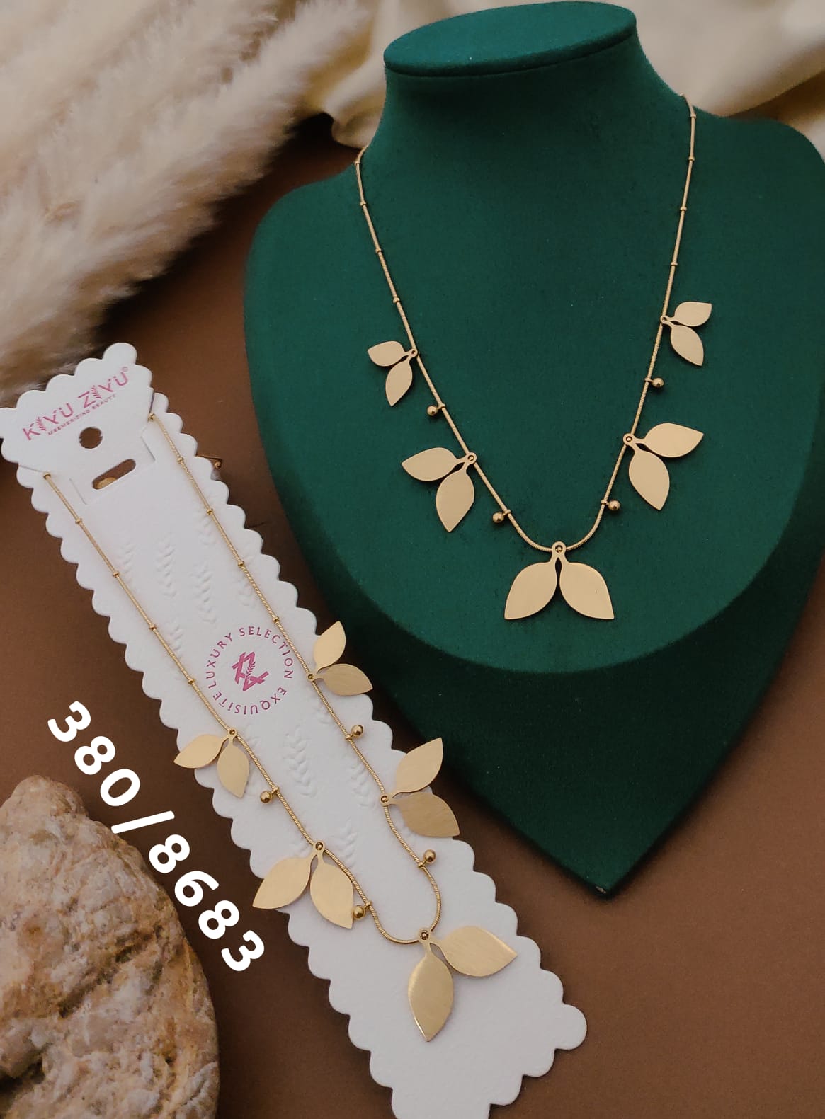 Anti-Tarnish Leaf Charm Necklace – Gold Finish