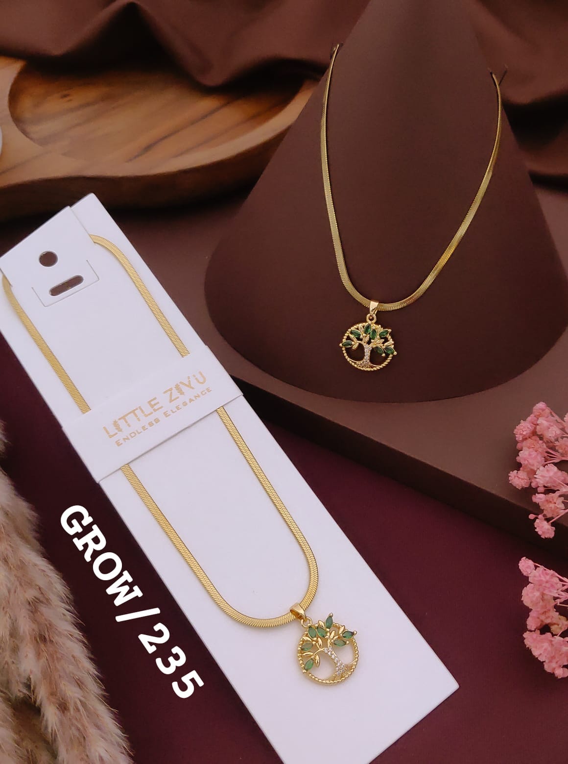 Elegant Green Leaf Tree of Life Pendant Necklace