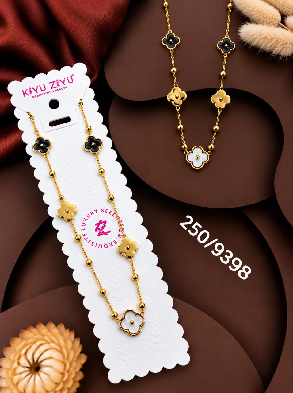 Elegant Black & White Clover Flower Necklace Set