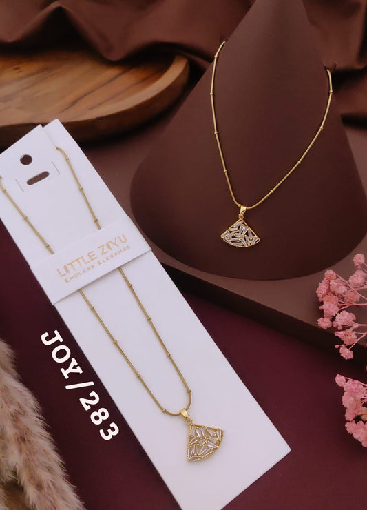 Elegant Geometric Fan Pendant Necklace