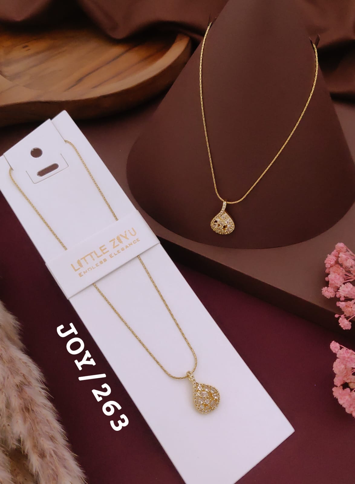 Elegant Teardrop Crystal Pendant Necklace