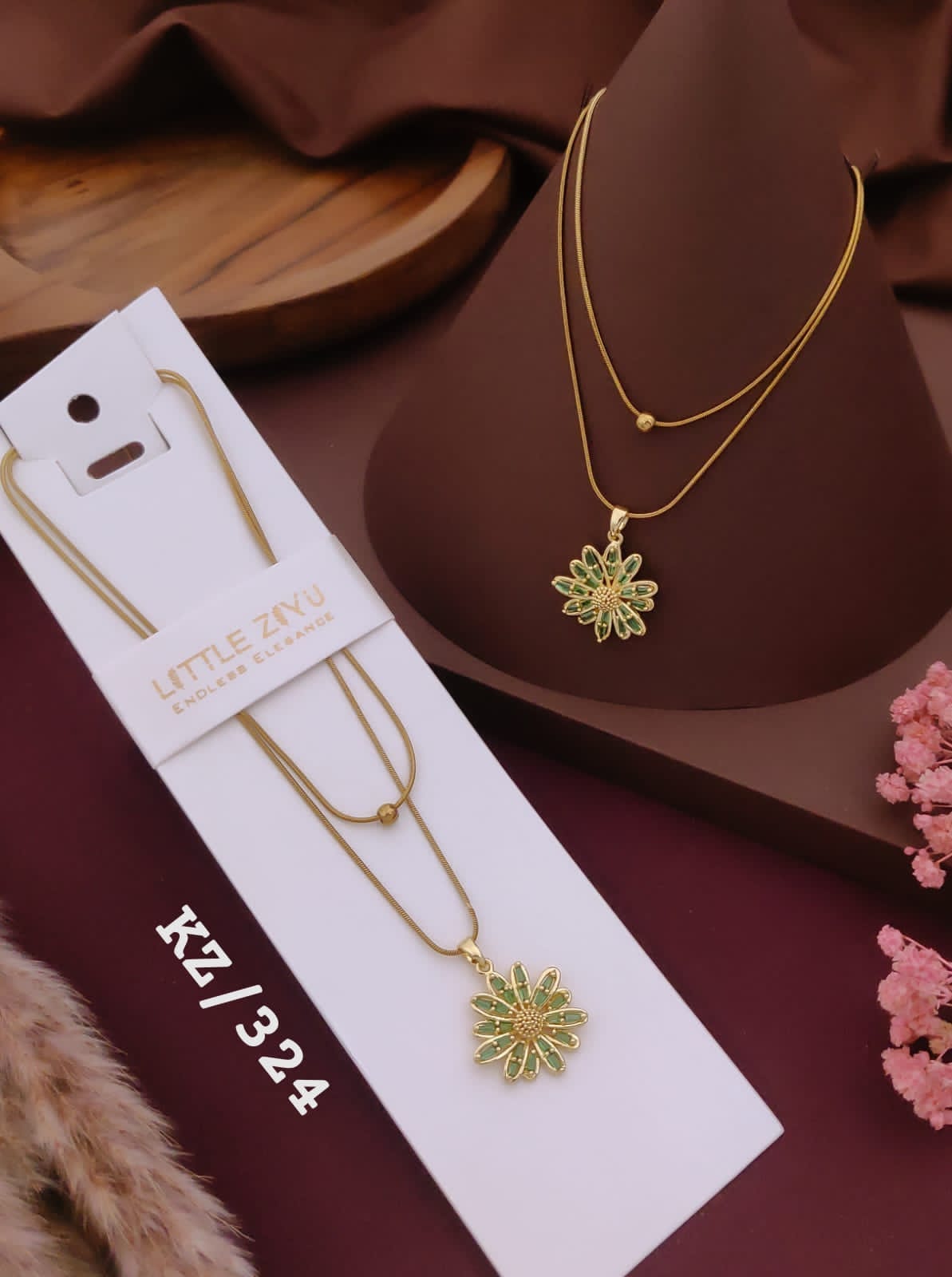 Elegant Green Floral Pendant Necklace