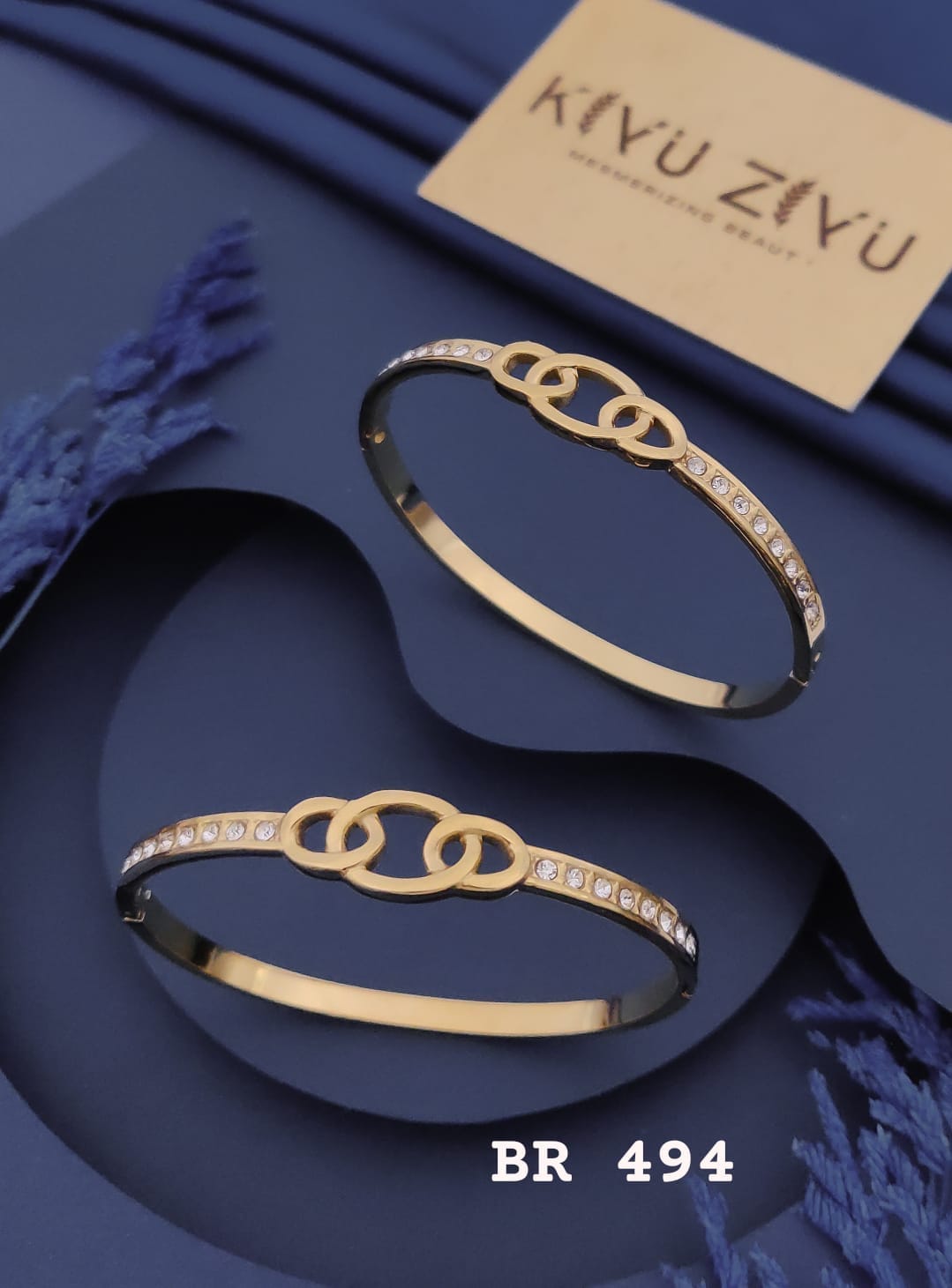 Crystal Link Gold Openable Bracelet