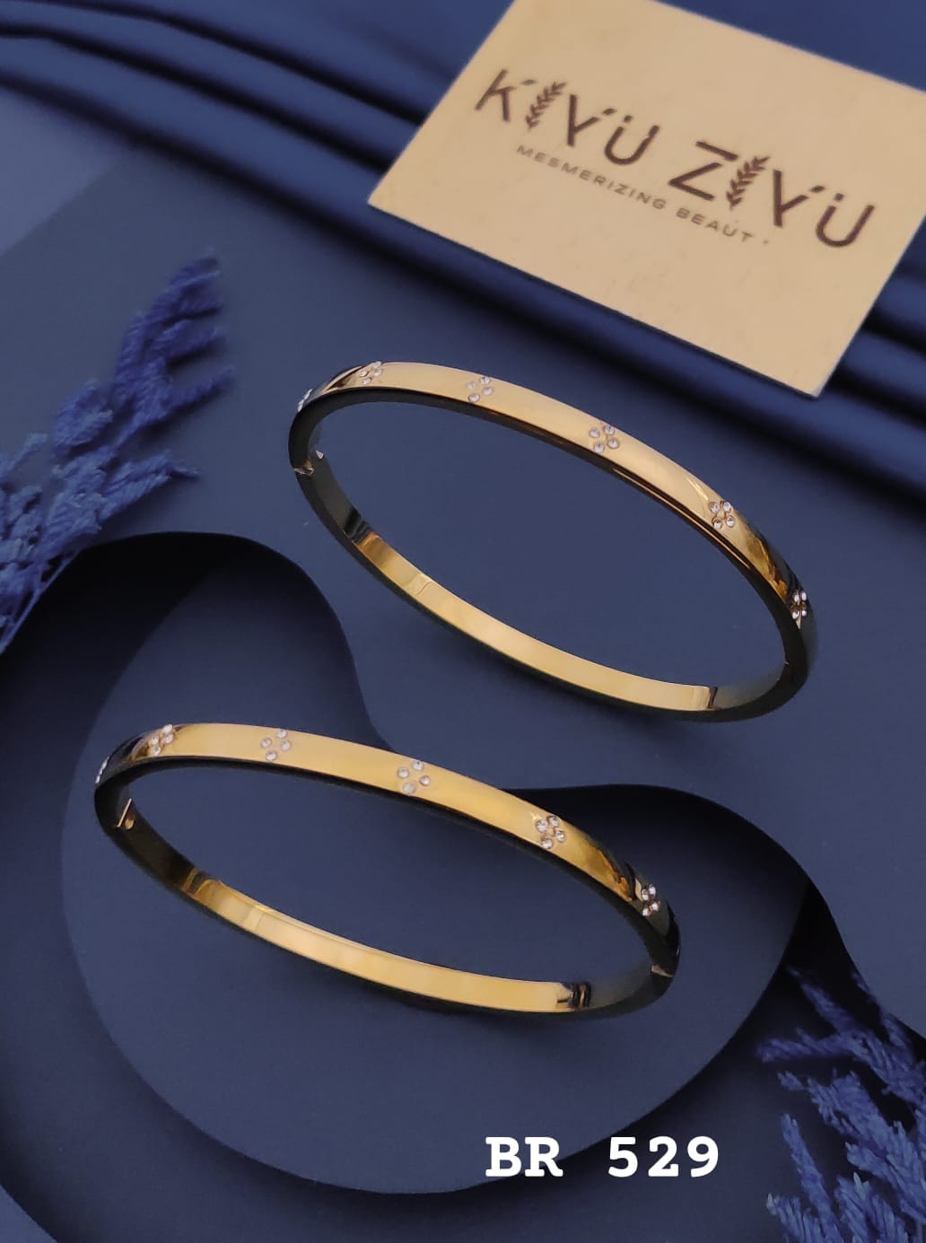 Minimal Crystal Accent Gold Openable Bracelet