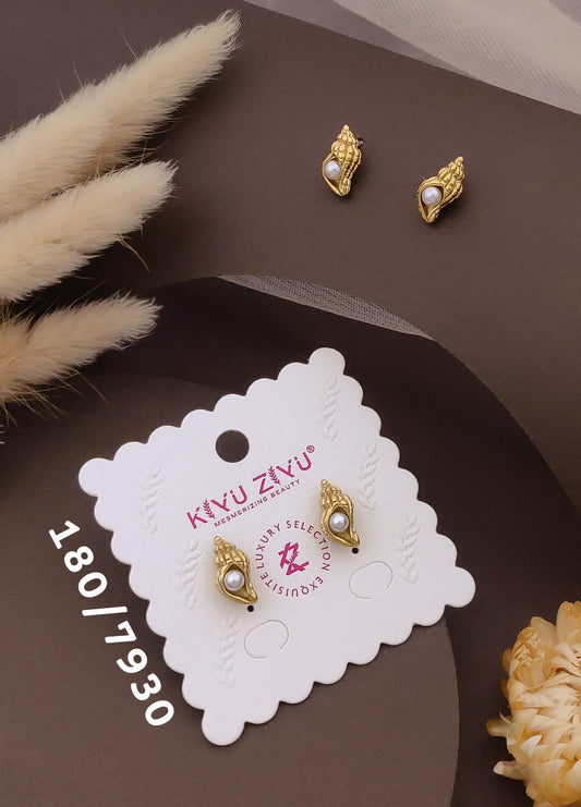 Royal Pearl Gold Stud Earrings