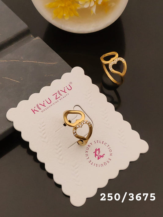 Elegant Gold-Tone Heart Crystal Ring