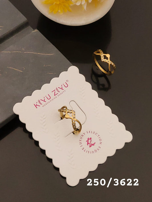 Elegant Gold-Tone Geometric Crystal Ring