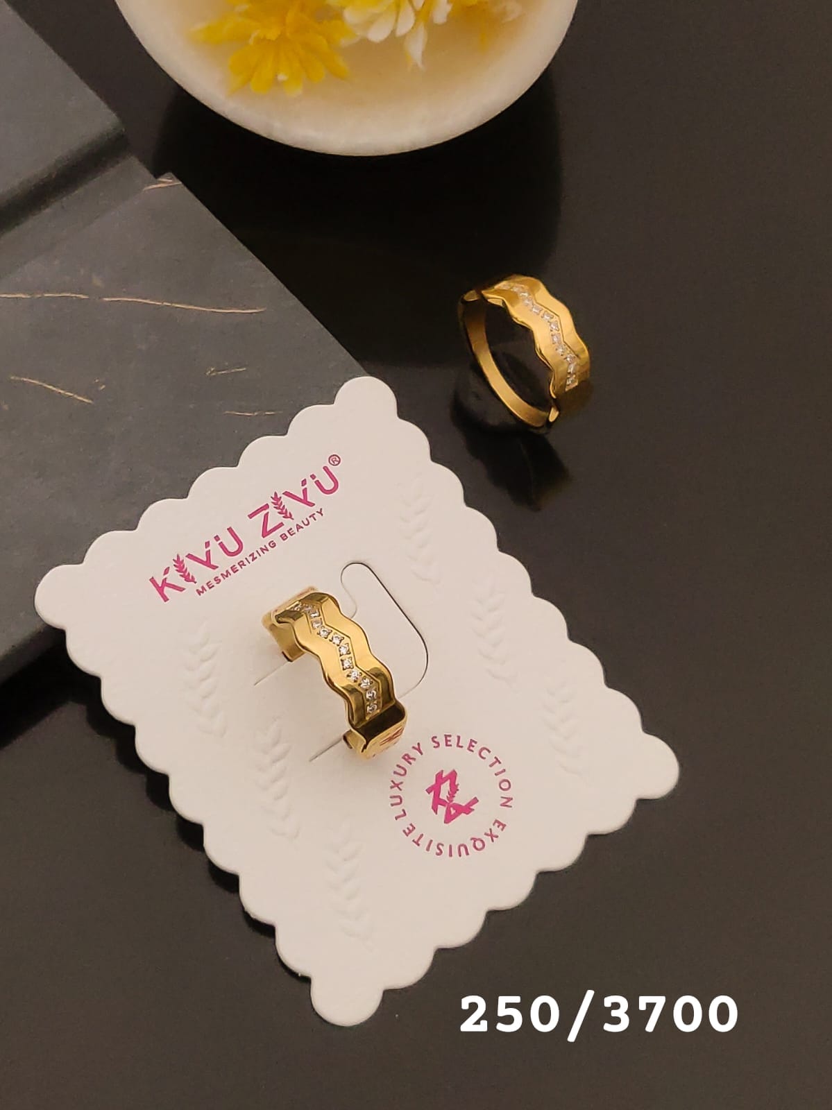 Elegant Gold-Tone Wave Crystal Ring
