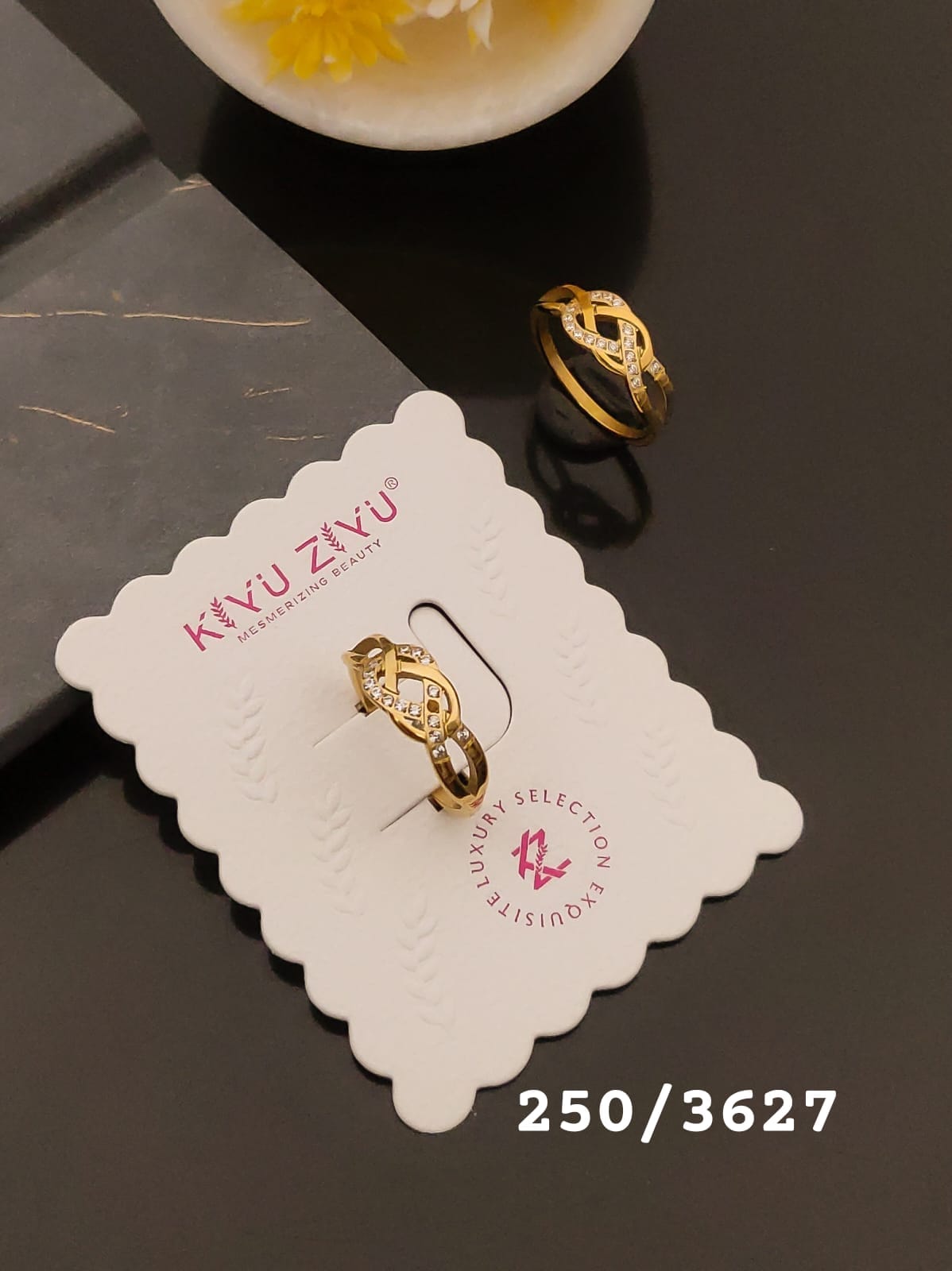 Elegant Gold-Tone Interwoven Crystal Ring