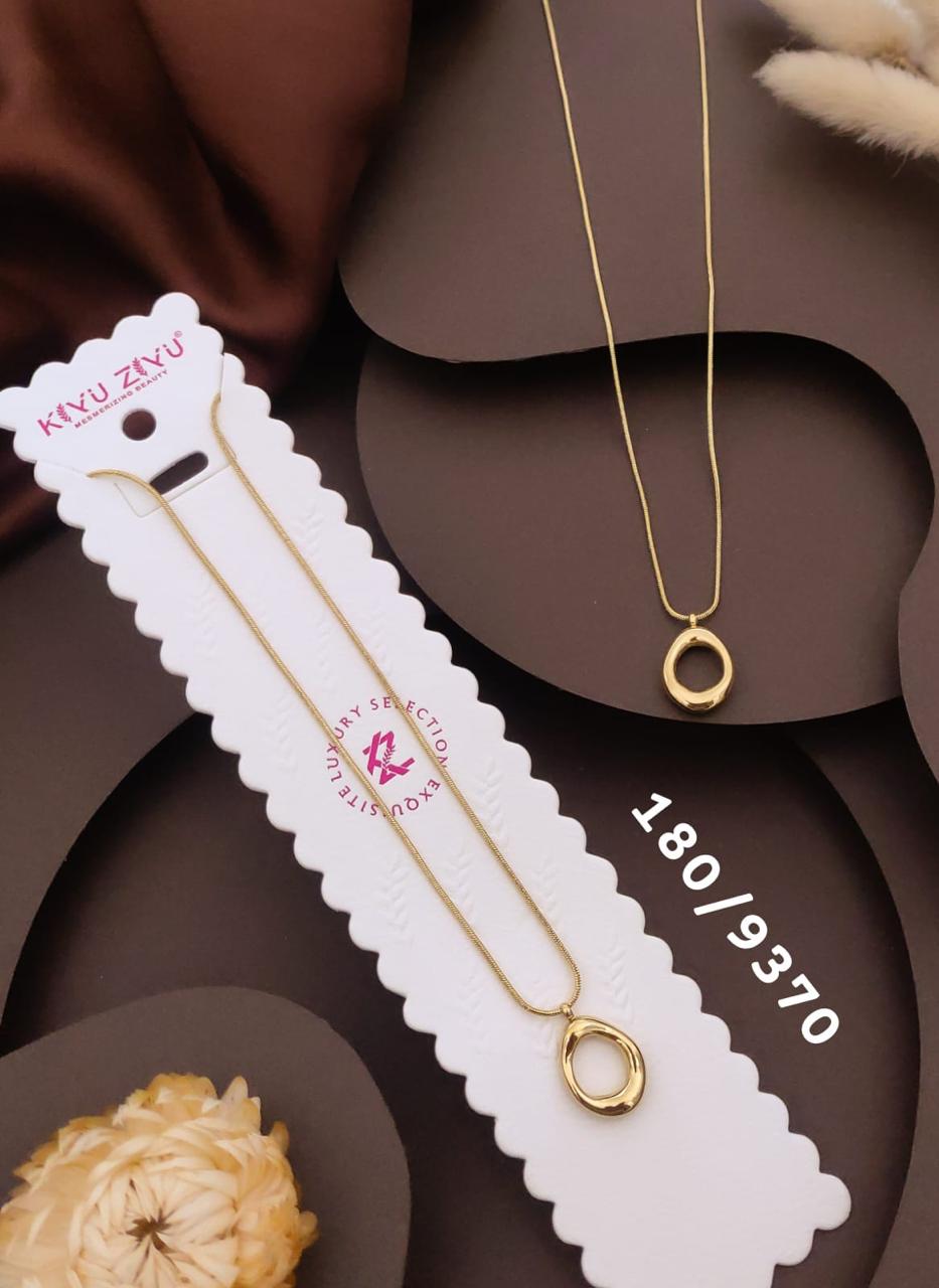 Minimalist Open Oval Gold Pendant Necklace