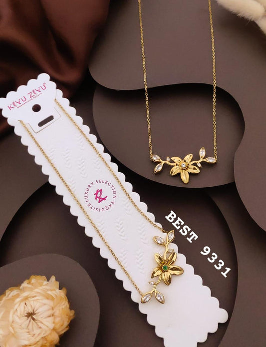 Elegant Floral Crystal Pendant Necklace