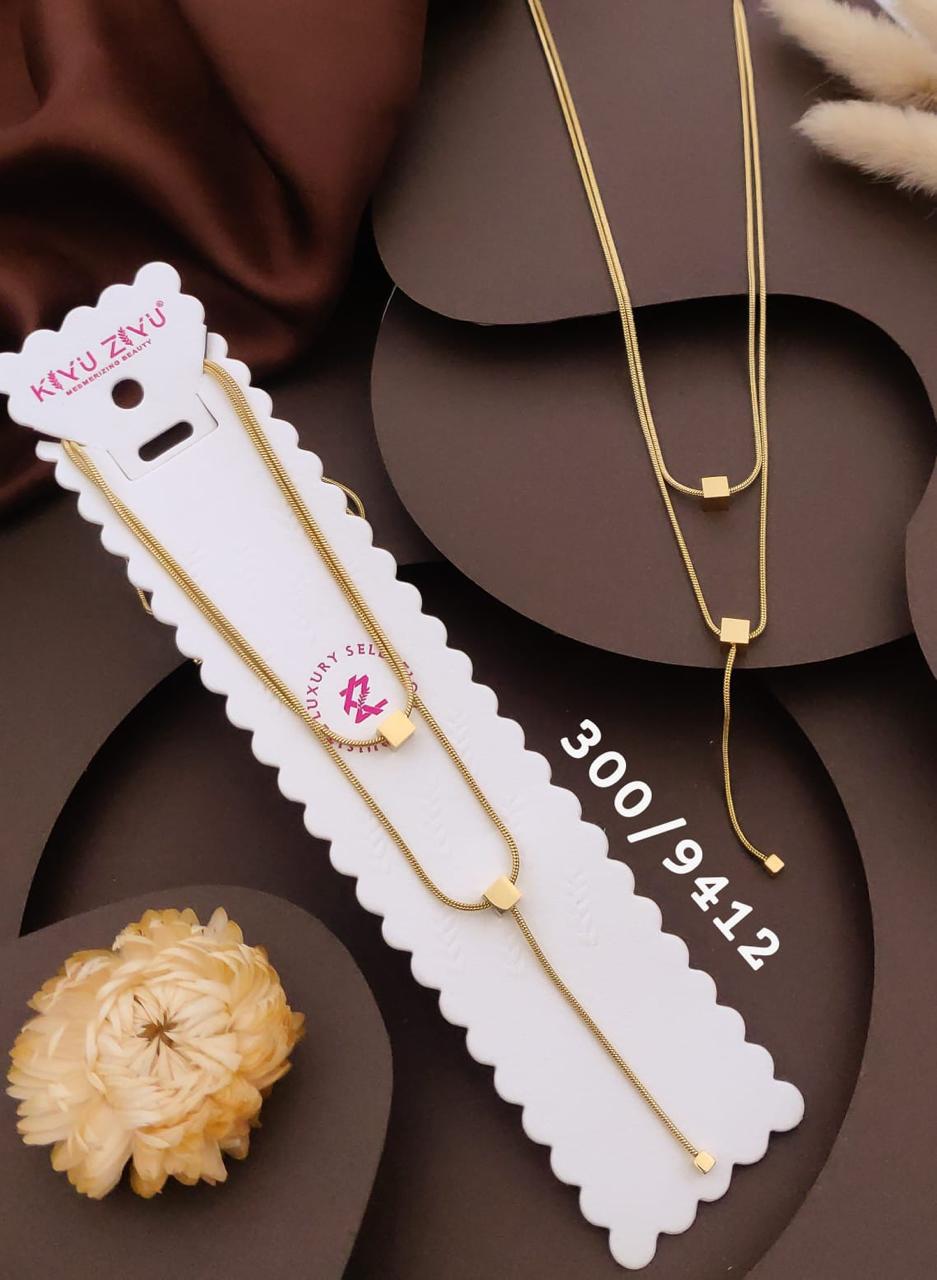 Elegant Double-Layer Square Charm Necklace